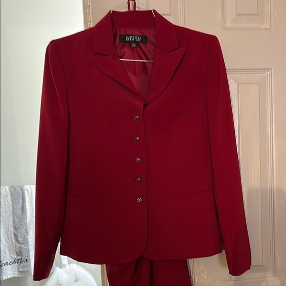 Kasper Red Skirt Set Elegant Tailored Design - Picture 1 of 1